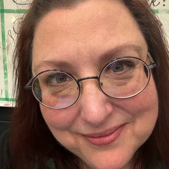 Meet your Posher, Luci - Picture 3 of 6